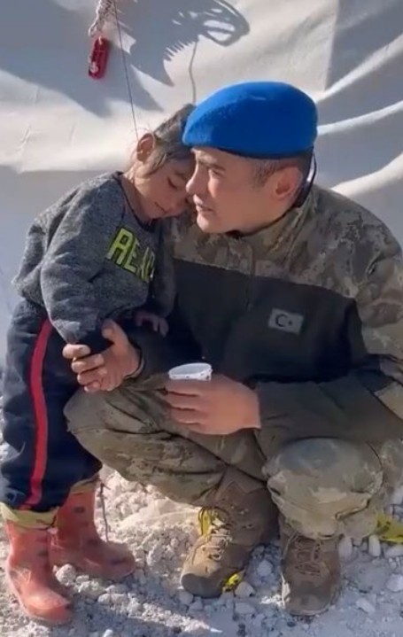 MSB paylaştı: O omuz devlettir, miletttir! Sosyal medyada gündem olan görüntü